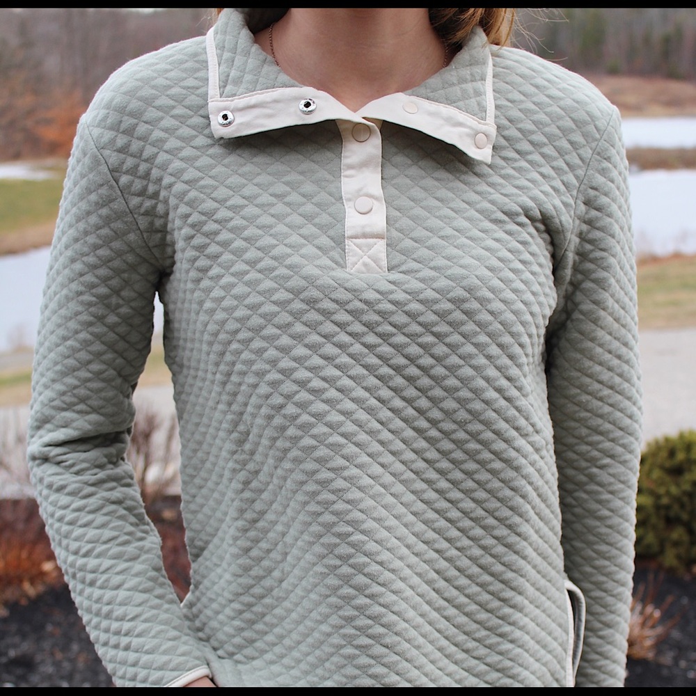Wallflower button crewneck